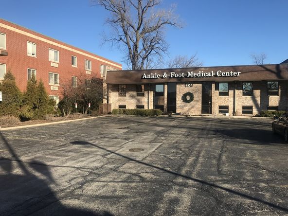 401 N York St, Elmhurst, IL 60126